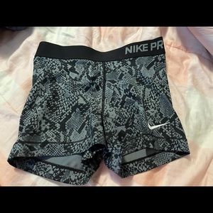 Nike Pros *like new*